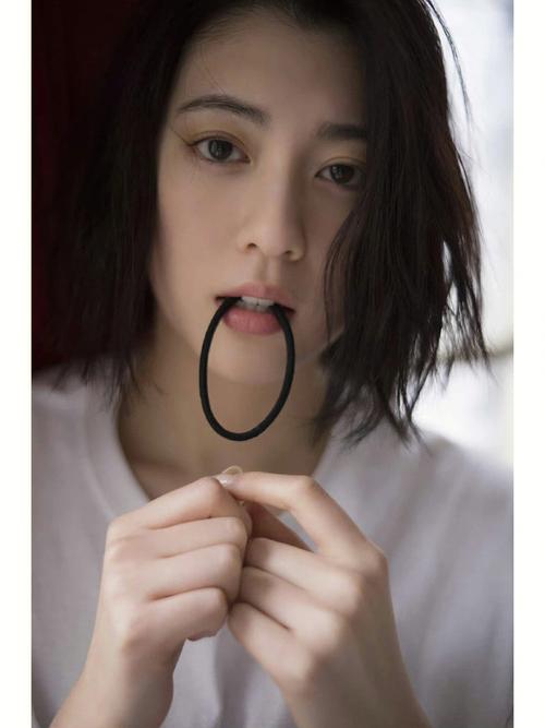 三吉彩花發(fā)文-三吉彩花是誰啊